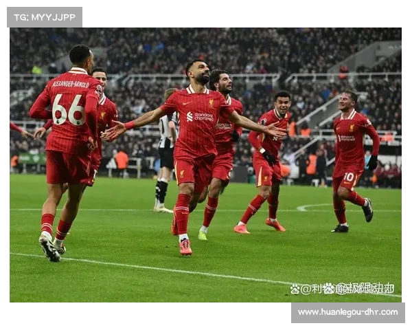 阿贾克斯前锋阿克蓬租借加盟伊普斯维奇为期一赛季